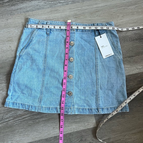 NWT Forever 21 button up denim skirt - Picture 2 of 4